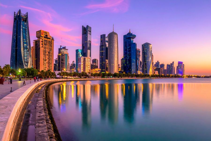 How Travellers Can Pick Between Luxury and Budget Cars in Qatar